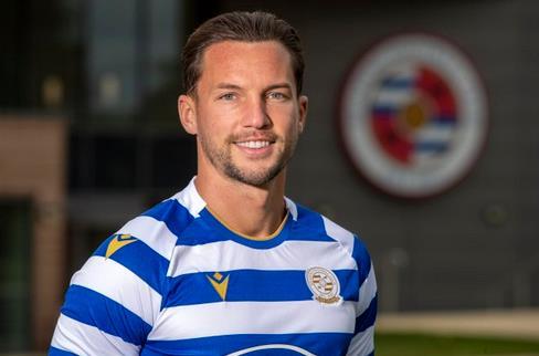 关键时刻阿斯顿维拉备战社区盾；远射贴柱细节曝光；引发热议；更衣室氛围转暖的简单介绍